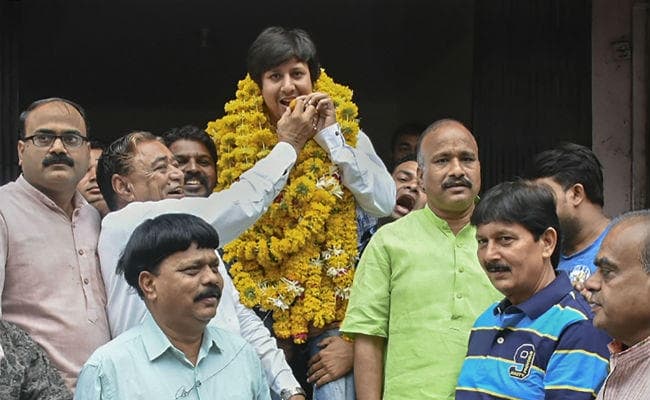 ”बल्ला” कांड : भाजपा ने किया जेल से छूटे विधायक का स्वागत, कांग्रेस ने बताया ”गुंडई का महिमामंडन”