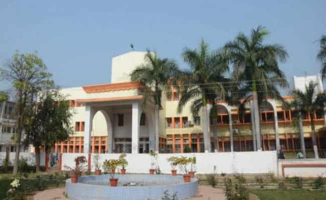 टीएमबीयू ने देखा 22 कोर्स शुरू करने का सपना, पर कॉलेजों में न क्लासरूम और न हीं शिक्षक