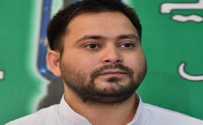 IRCTC टेंडर घोटाला : दिल्ली रवाना हुए तेजस्वी, पटियाला हाउस कोर्ट में कल है उनकी पेशी