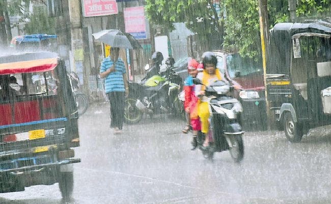 बारिश से पटना तरबतर, किसानों के चेहरे खिले, तीन दिन और बरसेंगे मेघ, गंगा, कोसी, गंडक का जल स्तर बढ़ा