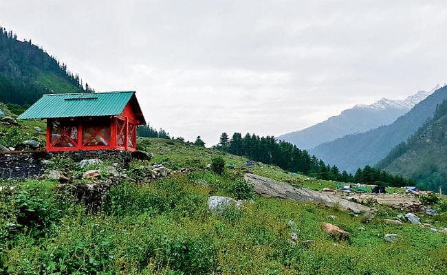 कसोल की हरियाली और फ्यूजन कल्चर