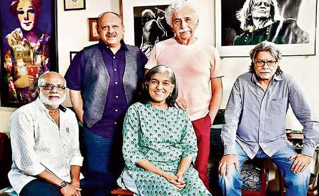 रंगमंच को समर्पित मोटले का चार दशक का सफर