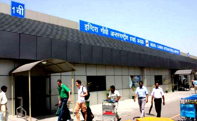 दिल्ली: आईजीआई एयरपोर्ट पर कनाडाई नागरिक के साथ लूटपाट, पर्स और क्रेडिट कार्ड ले भागा टैक्सी ड्राइवर