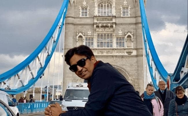 वर्ल्ड चैंपियन बनने के बाद भी इंग्लैंड में ”सन्नाटा”, कुमार विश्वास बोले- हम जीतते तो धुआं-धुआं कर देते
