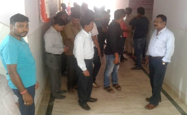 गुमला अस्पताल के एसएनसीयू में लगी आग, बाल-बाल बचे भर्ती 18 बच्चे