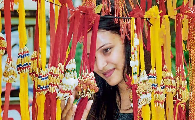 रोगों का शमन एवं अशुभताओं का निवारण करता है रक्षाबंधन