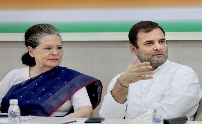 इस्तीफा वापस लेने से राहुल का इनकार, सोनिया बनीं अंतरिम अध्यक्ष