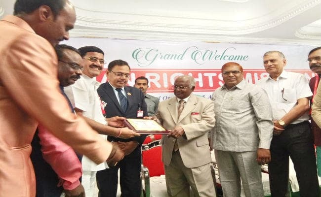 झारखंड मानवाधिकार मिशन के अध्यक्ष पी के लाला उत्कृष्ट कार्य के लिए विजयवाड़ा में सम्मानित