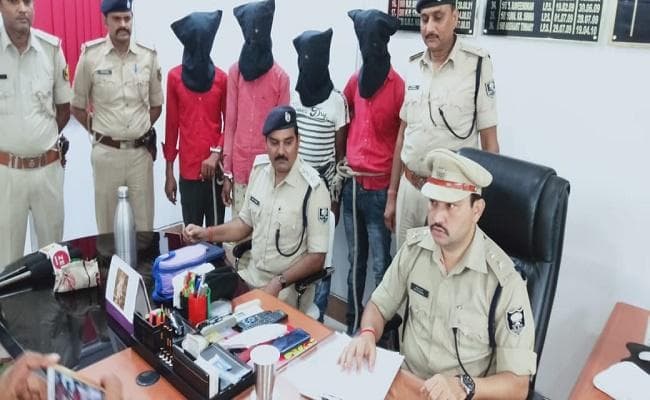 बिहार : औरंगाबाद में वाहन लुटेरा गिरोह के चार शातिर गिरफ्तार