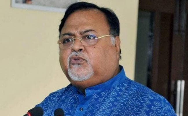 भाजपा के सामने आत्मसमर्पण करें दुर्गा पूजा समितियां, इसलिए मिला आयकर का नोटिस : तृणमूल