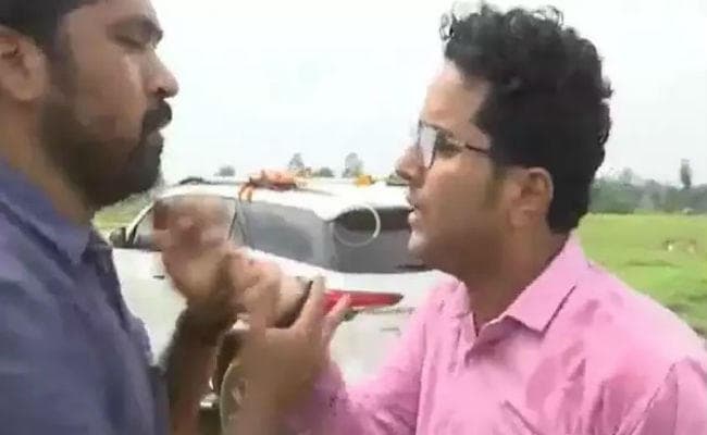 पत्रकार से बदसलूकी करना कांग्रेस महासचिव प्रियंका गांधी के निजी सचिव को पड़ा महंगा, वीडियो वायरल, केस दर्ज