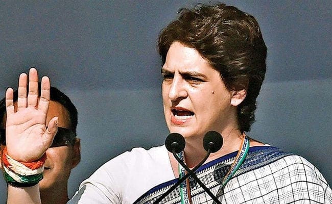प्रियंका का केंद्र पर हमला – सरकार मंदी का हल निकालने के नाम पर मीडिया मैनेजमेंट में जुटी