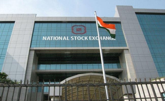 आर्थिक सुस्ती गहराने से सेंसेक्स 770 अंक टूटा, निफ्टी में 225 अंक की गिरावट
