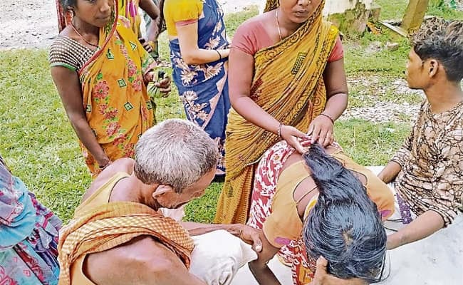 सुपौल : …..जब अस्पताल गेट पर ही शुरू हुई झाड़-फूंक