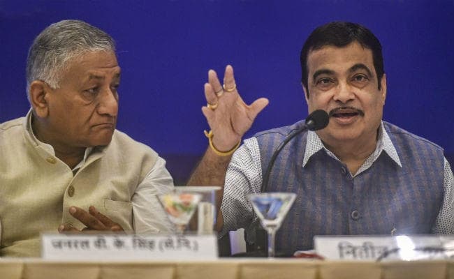 ”PMO से आयी चिट्ठी सोशल मीडिया में जारी करने पर रोड डिपार्टमेंट का अधिकारी सस्पेंड”