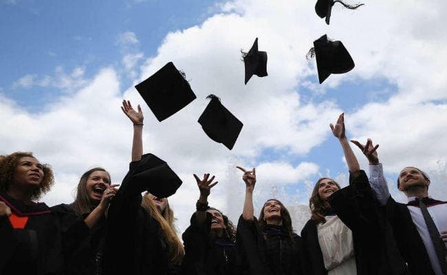 ब्रिटेन में पढ़ाई के बाद दो साल के वर्किंग वीजा से भारतीय छात्रों को होगा फायदा, जानिये कैसे…?