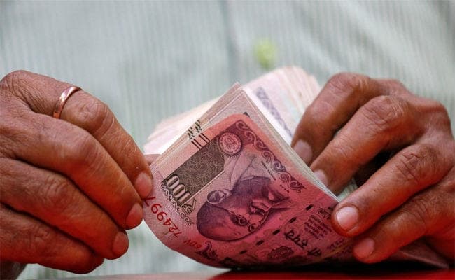 रिफंड लेने के चक्कर में गंवा दिये 65 हजार