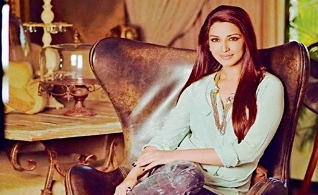 कैंसर के इलाज के बाद एक बार फिर पुराने अंदाज में लौटीं सोनाली बेंद्रे कैंसर के इलाज के बाद एक बार फिर पुराने अंदाज में लौटीं सोनाली बेंद्रे