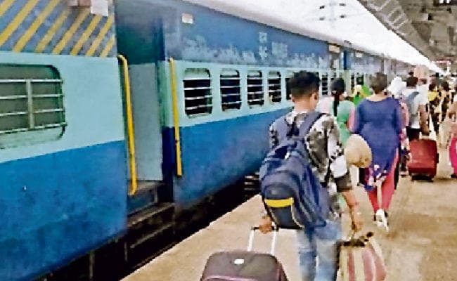 बरौनी-मुंबई के बीच चलेगी स्पेशल ट्रेन, आठ सवारी ट्रेनों का समय बदला