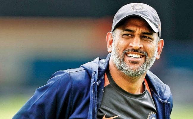 संन्यास का फैसला धौनी पर छोड़ें