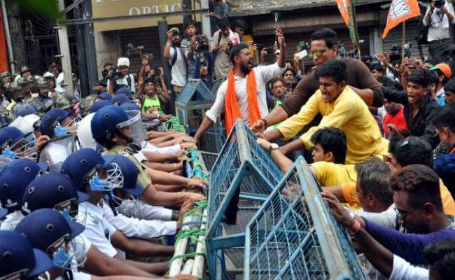 भाजपा-तृणमूल समर्थक भिड़े पुलिसकर्मी सहित चार जख्मी