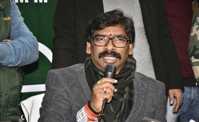 पश्चिमी सिंहभूम सामूहिक नरसंहार का कारण पत्थलगड़ी ही है या कुछ और सीएम ने एसआइटी से सात दिनों में मांगी रिपोर्ट