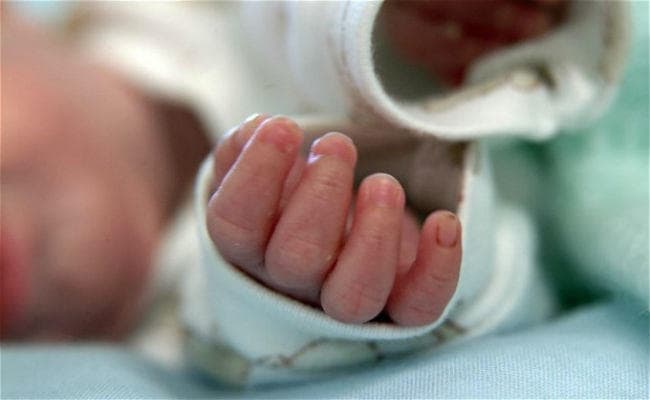 किन्नरों की जबरदस्ती में नवजात की मौत