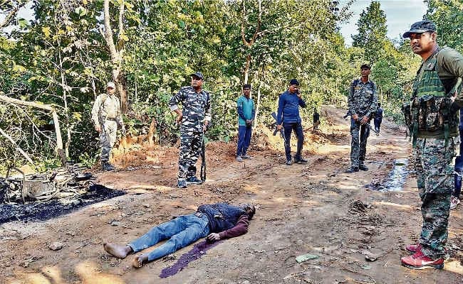 ललपनिया : नक्सलियों ने वाहन फूंके, मुंशी की हत्या की
