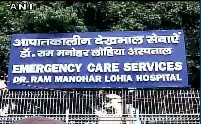 कोरोना वायरस संक्रमण की आशंका में तीन लोगों को दिल्ली के अस्पताल में निगरानी में रखा गया