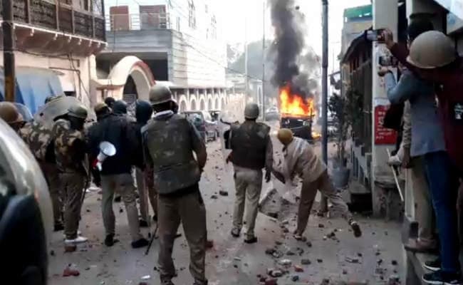 CAA के खिलाफ उपद्रव पर योगी सरकार की बड़ी कार्रवाई, 53 उपद्रवियों से 23 लाख रुपये की वसूली शुरू