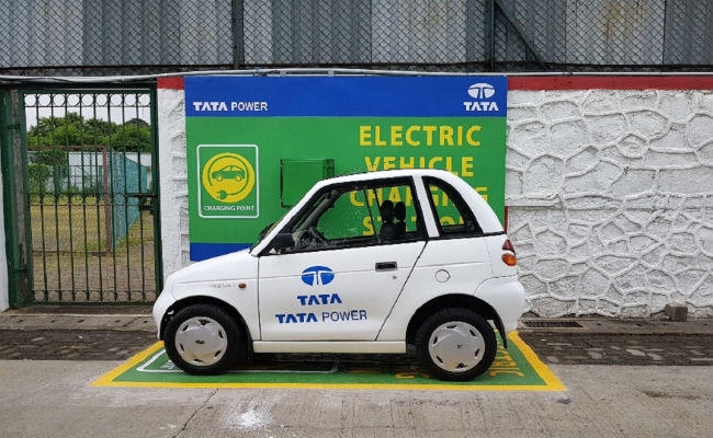 2021 तक इलेक्ट्रिक वाहनों को चार्ज करने के लिए 700 स्टेशन लगायेगी टाटा पावर