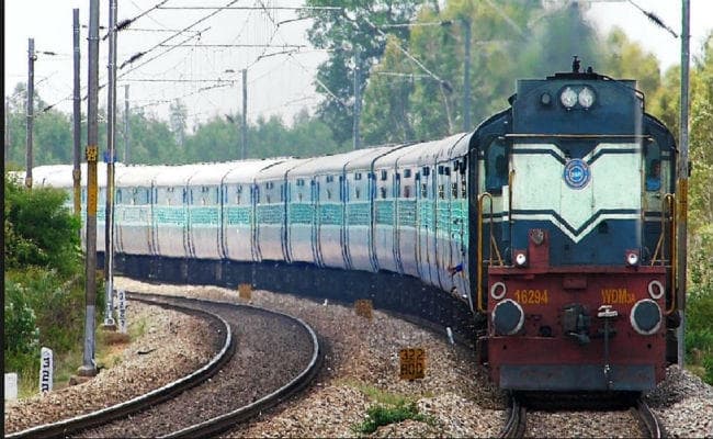 पटना : अब 31 मार्च तक 24 ट्रेनें सप्ताह में एक दिन रद्द