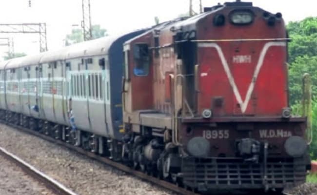 सुपौल से थरबिटिया के बीच 70 की स्पीड से दौड़ी स्पीडी ट्रायल ट्रेन