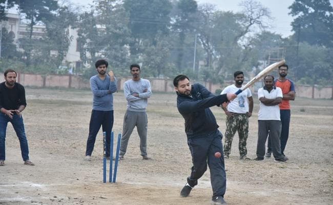 पटना : जब तेजस्वी को याद आया अपना पुराना प्यार और उतर गये मैदान में…