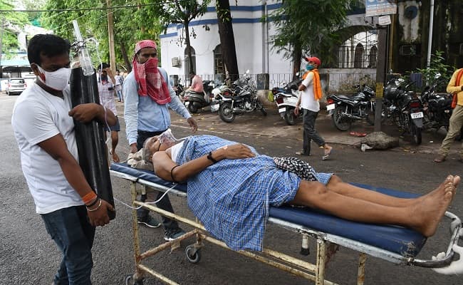 कोरोनाकाल में बिहार के निजी अस्पतालों ने की मनमानी, सरकारी रेट की बात पर मारपीट तक की आयी नौबत कोरोनाकाल में बिहार के निजी अस्पतालों ने की मनमानी, सरकारी रेट की बात पर मारपीट तक की आयी नौबत