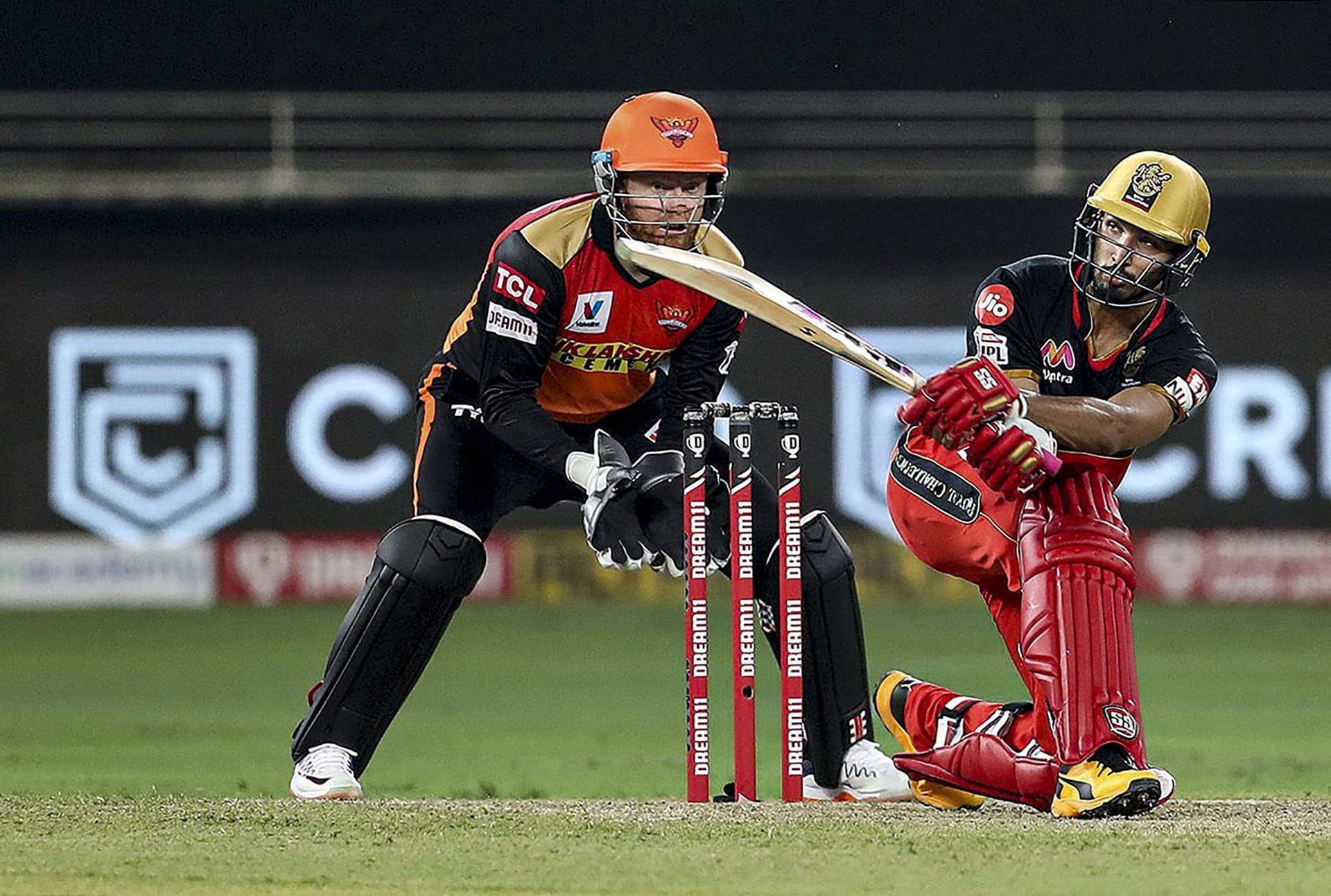 IPL 2020 : पडिक्कल की एक और विस्फोटक पारी, आईपीएल में जमाया तीसरा अर्धशतक IPL 2020 : पडिक्कल की एक और विस्फोटक पारी, आईपीएल में जमाया तीसरा अर्धशतक