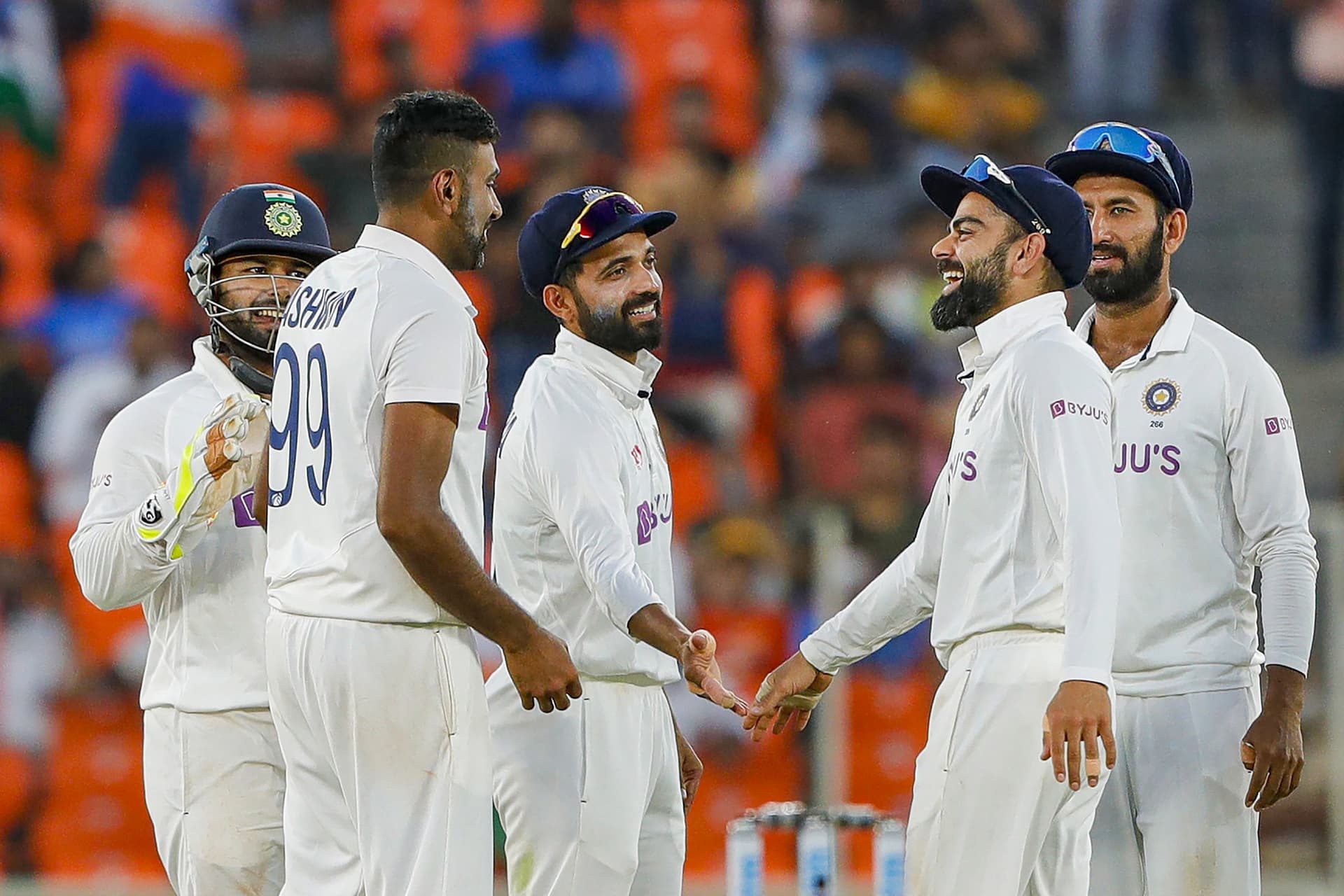 IND vs ENG : अक्षर और अश्विन की फिरकी का कमाल, भारत ने डे नाइट टेस्ट में इंग्लैंड को 10 विकेट से हराया, सीरीज 2-1 की बढ़त IND vs ENG : अक्षर और अश्विन की फिरकी का कमाल, भारत ने डे नाइट टेस्ट में इंग्लैंड को 10 विकेट से हराया, सीरीज 2-1 की बढ़त