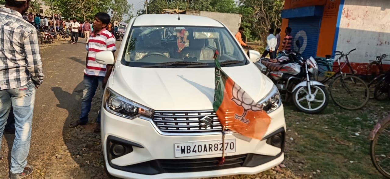 Bengal Chunav 2021: गलसी में BJP उम्मीदवार के वाहन पर पथराव, सुरक्षा व्यवस्था पर उठाए सवाल, TMC पर आरोप