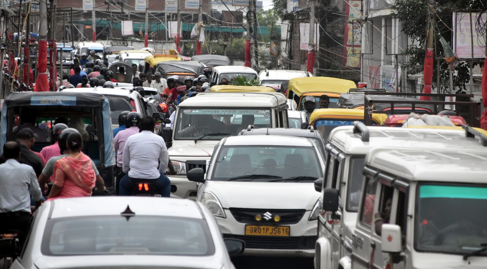 बिहार शिक्षक भर्ती परीक्षाः जाम से शहर ठहरा, केंद्रों तक पहुंचने में परीक्षार्थियों के छूटे पसीने…
