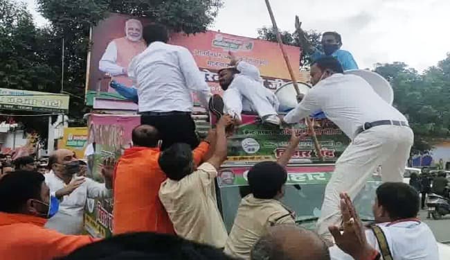 भाजपा कार्यालय में जापलो कार्यकर्ताओं ने भांजी लाठियां, तोड़फोड़, लोजपा नेता समेत तीन नामजद और दर्जनों अज्ञात के खिलाफ प्राथमिकी