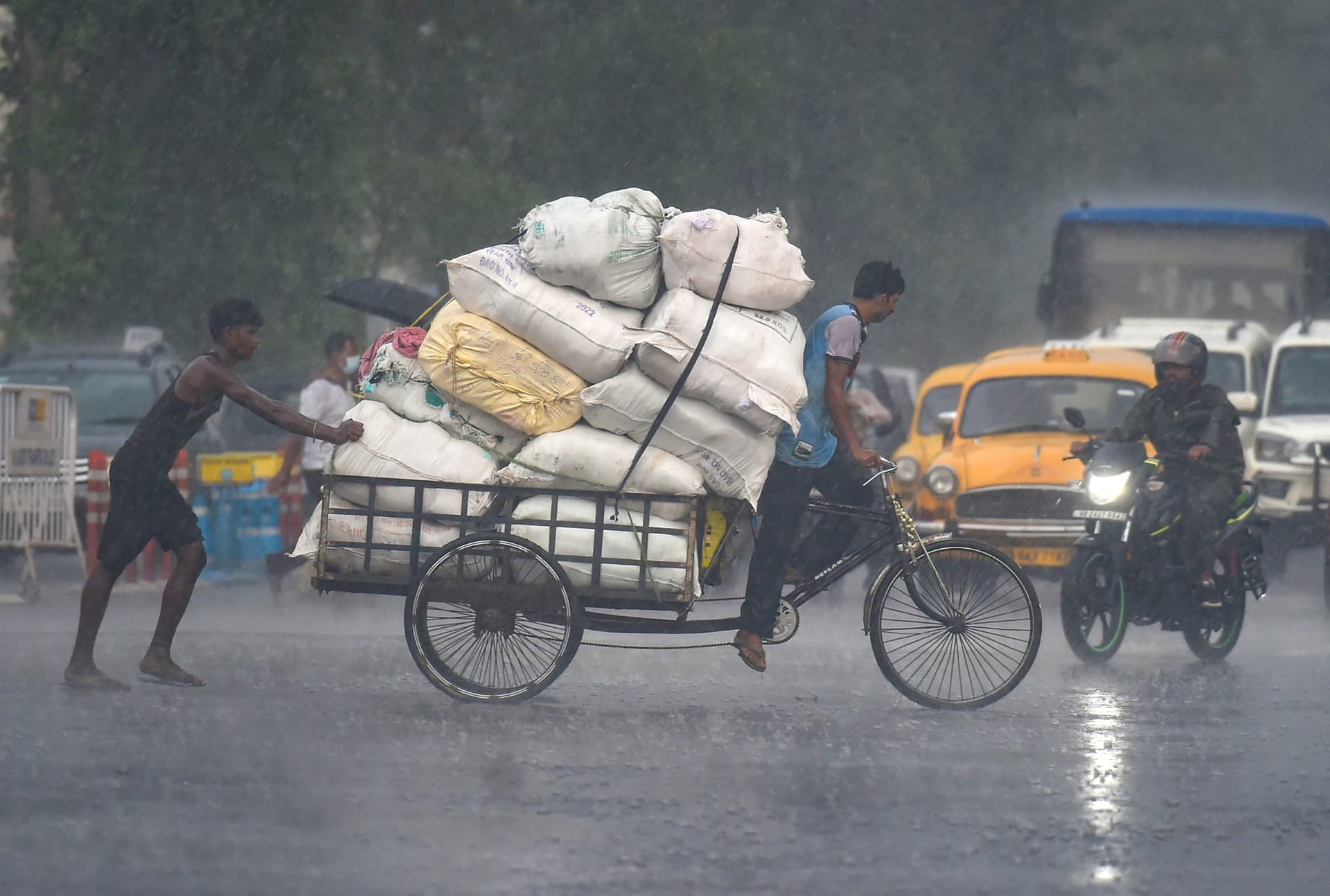 Monsoon Updates : आपके राज्य में कब से होगी मॉनसून की झमाझम बारिश, मौसम विभाग ने दिया ताजा अपडेट