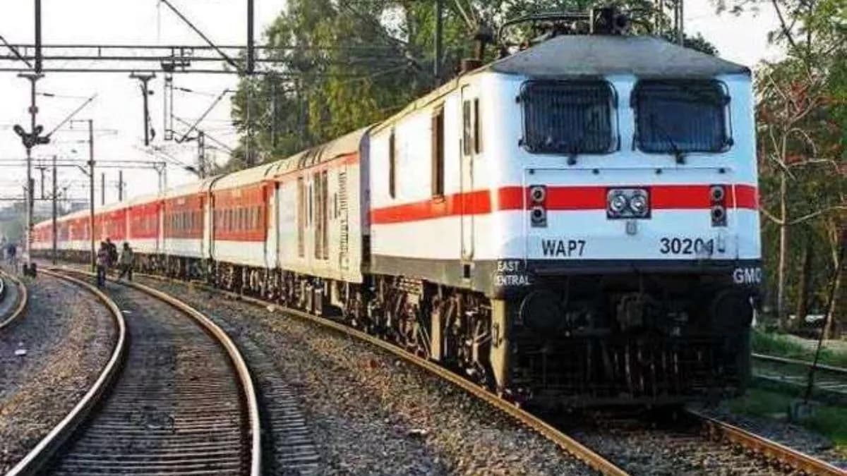 Chhath Special Trains: गोरखपुर-पनवेल छठ स्पेशल ट्रेन से यात्रियों को मिलेगी बड़ी राहत, जानें स्टॉपेज-शेड्यूल