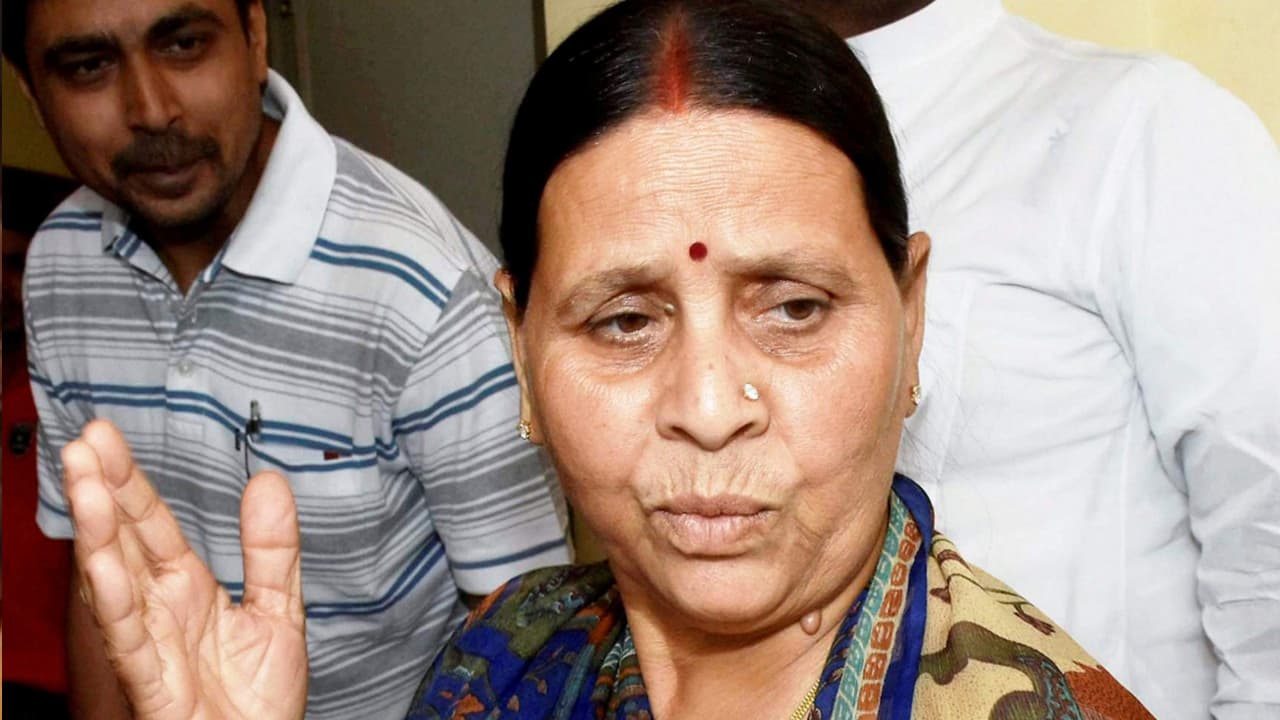 तेजस्वी पर नीतीश कुमार के तीखे तेवर देख राबड़ी देवी ने याद दिलाया ‘लालू के साथ वाला सियासी सफर’ तेजस्वी पर नीतीश कुमार के तीखे तेवर देख राबड़ी देवी ने याद दिलाया ‘लालू के साथ वाला सियासी सफर’