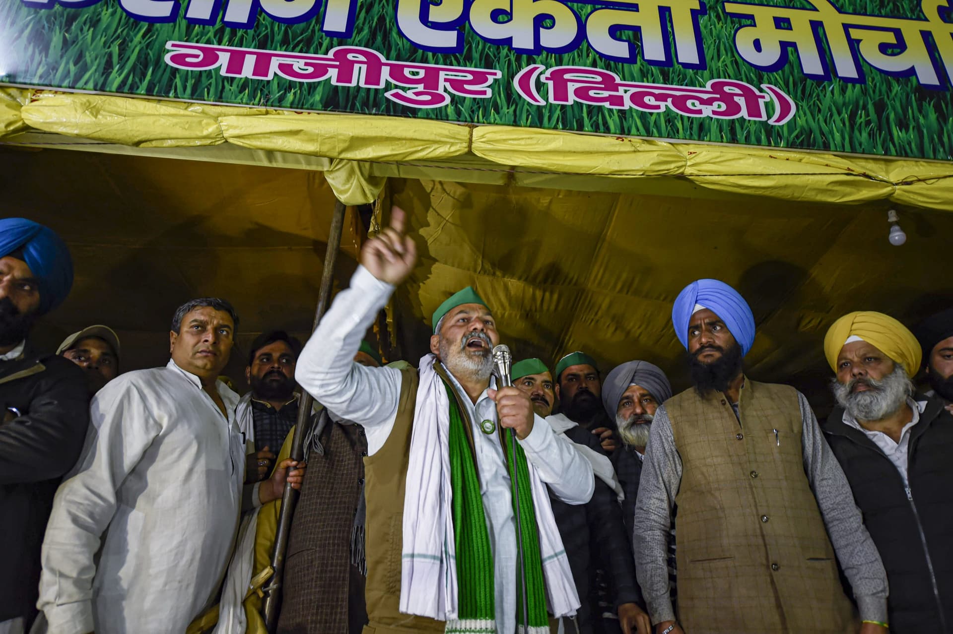 Kisan Andolan LIVE Update : हरियाणा के इन 15 जिलों में इंटरनेट सेवा ठप