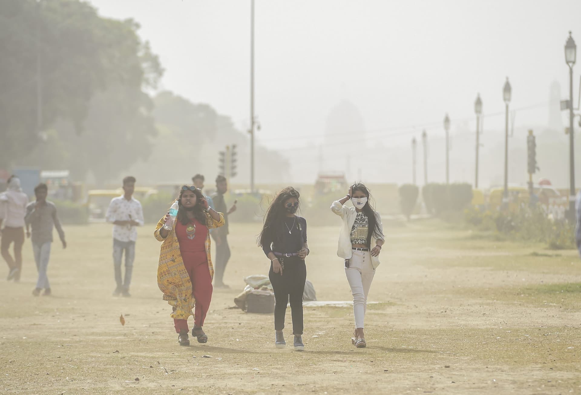 Weather Forecast Update : पारा 40 डिग्री सेल्सियस के पार, तीन महीने भीषण गर्मी के लिए रहें तैयार, दिल्ली में उमस, जानें बिहार-यूपी सहित देश के अन्य राज्यों के मौसम का हाल