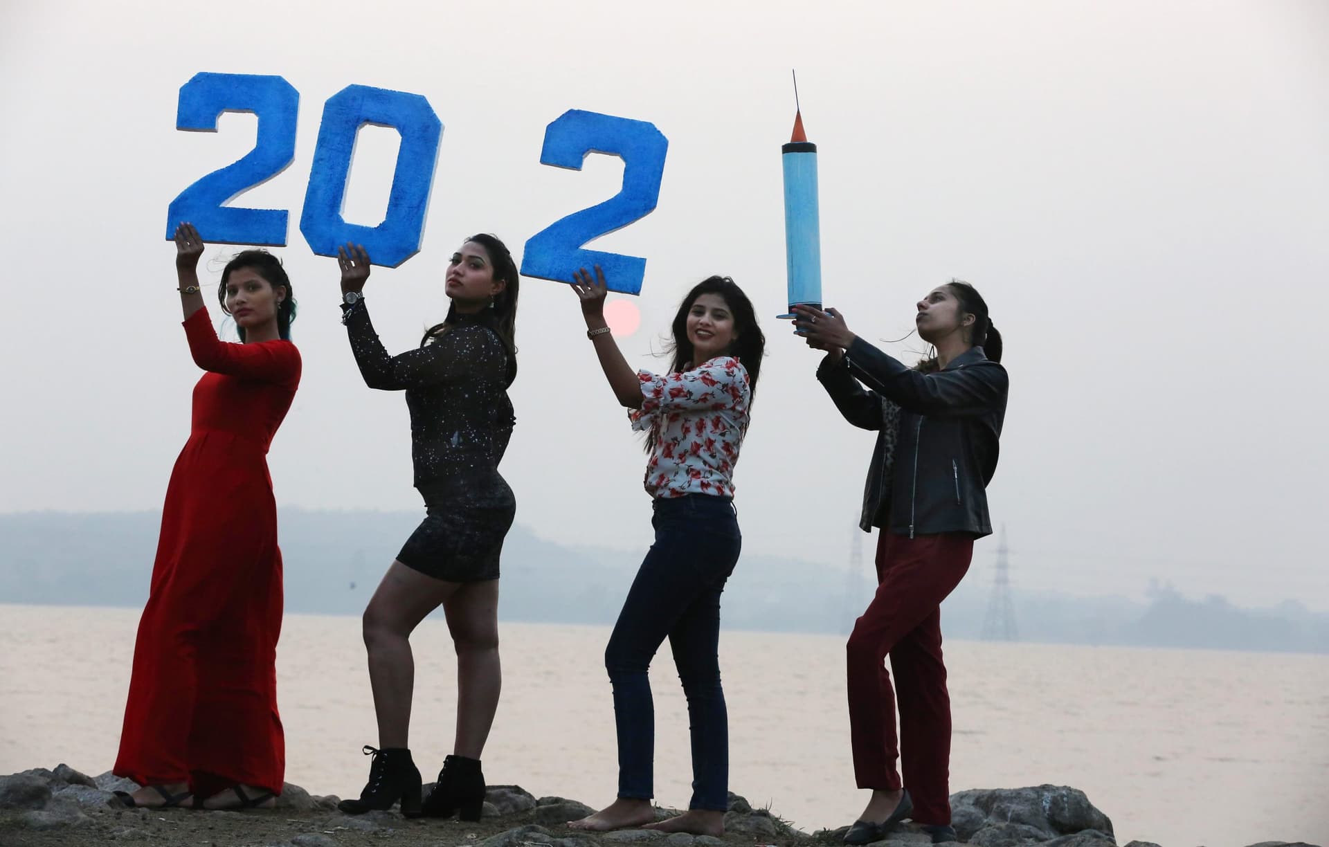 New Year Celebration Guidelines : नाइट कर्फ्यू का उल्लंघन करने पर सीधे जेल, नये साल का जश्न मनाने से पहले पढ़ लें ये जरूरी खबर
