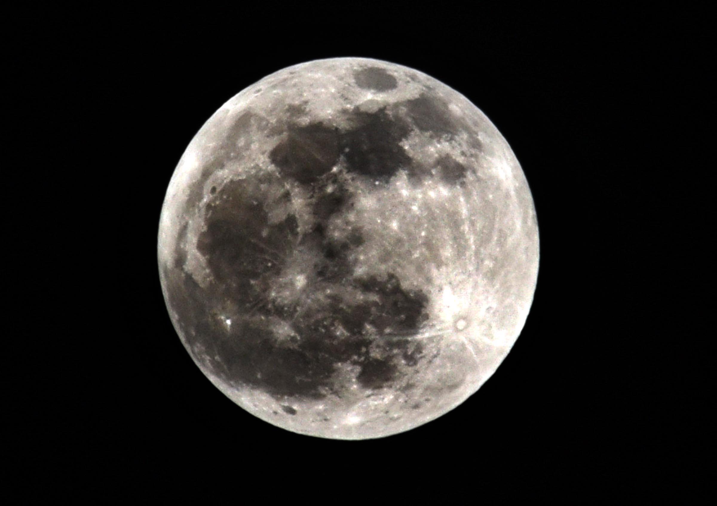 Super Blue Moon: ‘सुपर ब्लू मून’ की चांदनी से जगमगा उठा पटना का आसमान, जानिए इसकी खासियत