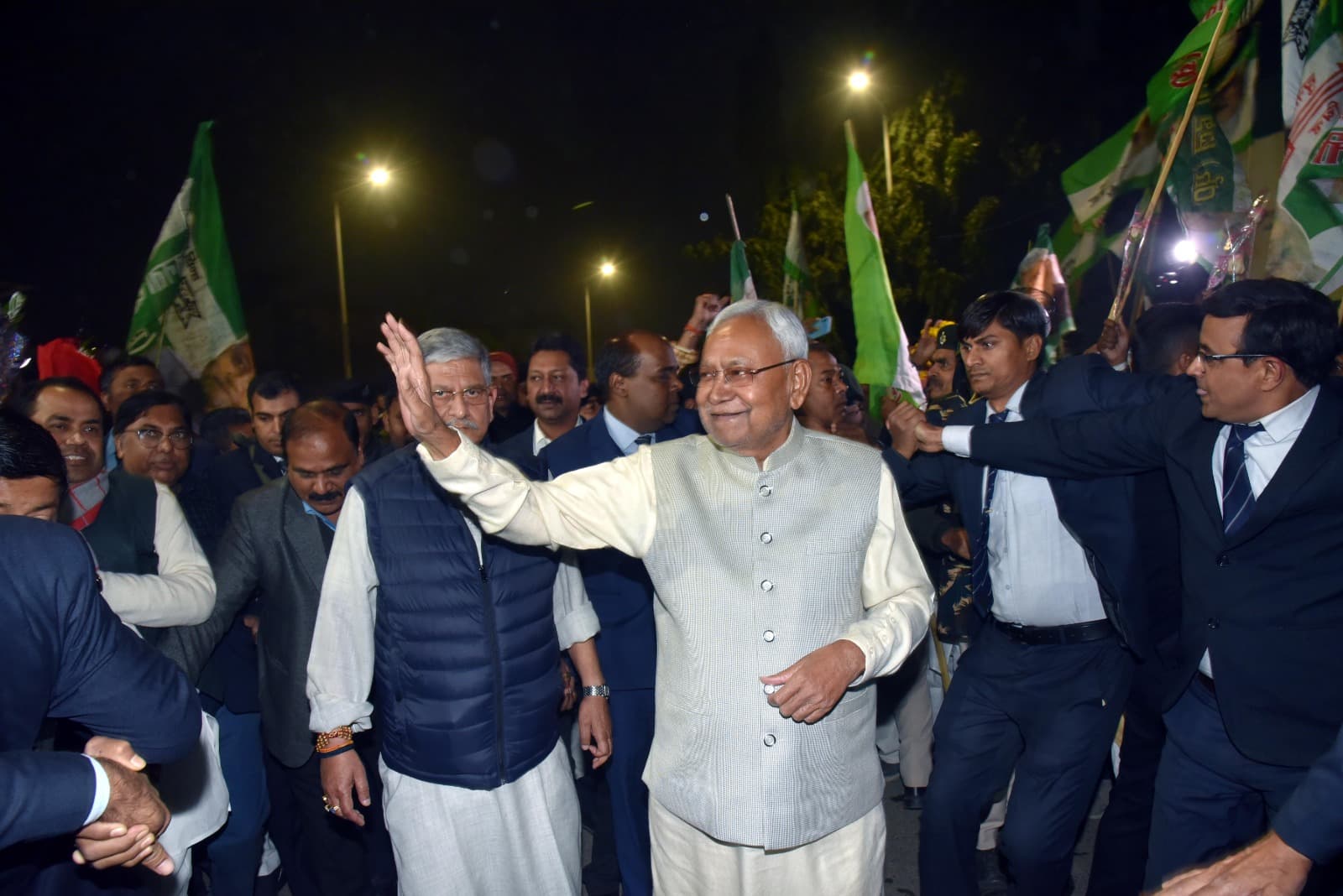 नीतीश कुमार ने थामी कमान तो जदयू में दिख रहा नया उत्साह, जानिए अपने राष्ट्रीय अध्यक्ष से पार्टी की उम्मीदें..