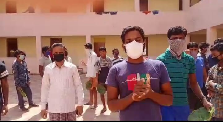 जानवरों के जैसे रखा जा रहा है, खाना भी जानवरों जैसा, गुमला के चंडाली क्वारेंटाइन सेंटर में मजदूरों का आरोप