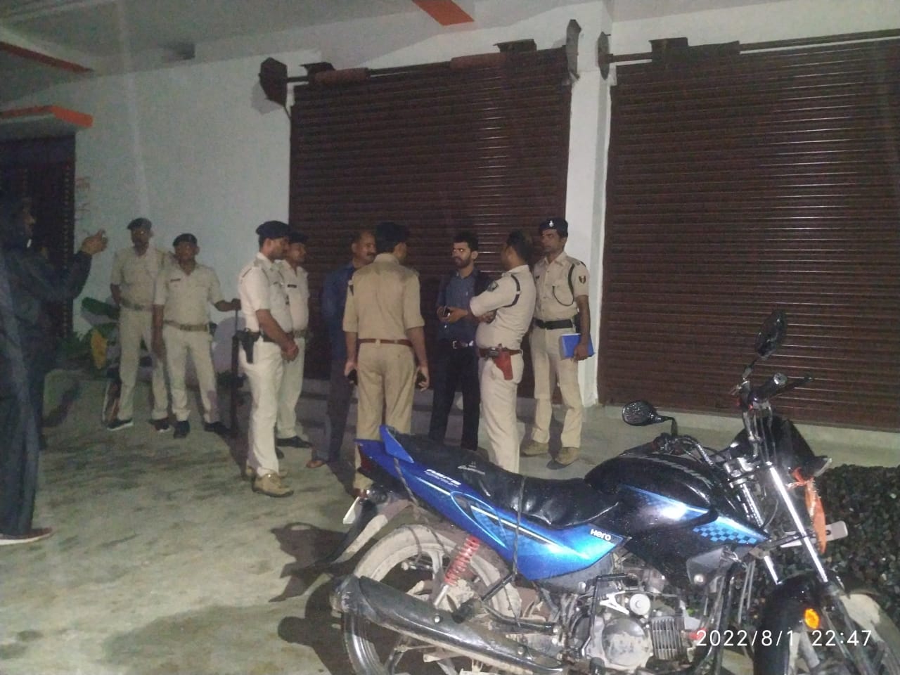पटना के फुलवारीशरीफ में बेकरी कारोबारी के घर लूट, पत्नी व सास की गला रेत कर हत्या